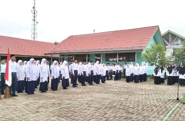 MTsN 1 HSU Gelar Acara Pelantikan Pengurus OSIM Masa Bakti Januari – Desember 2025