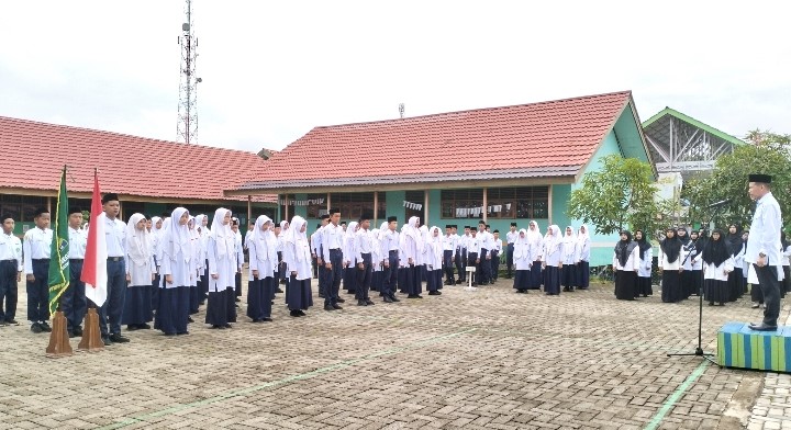 MTsN 1 HSU Gelar Acara Pelantikan Pengurus OSIM Masa Bakti Januari – Desember 2025 MTsN 1 HSU Gelar Acara Pelantikan Pengurus OSIM Masa Bakti Januari – Desember 2025