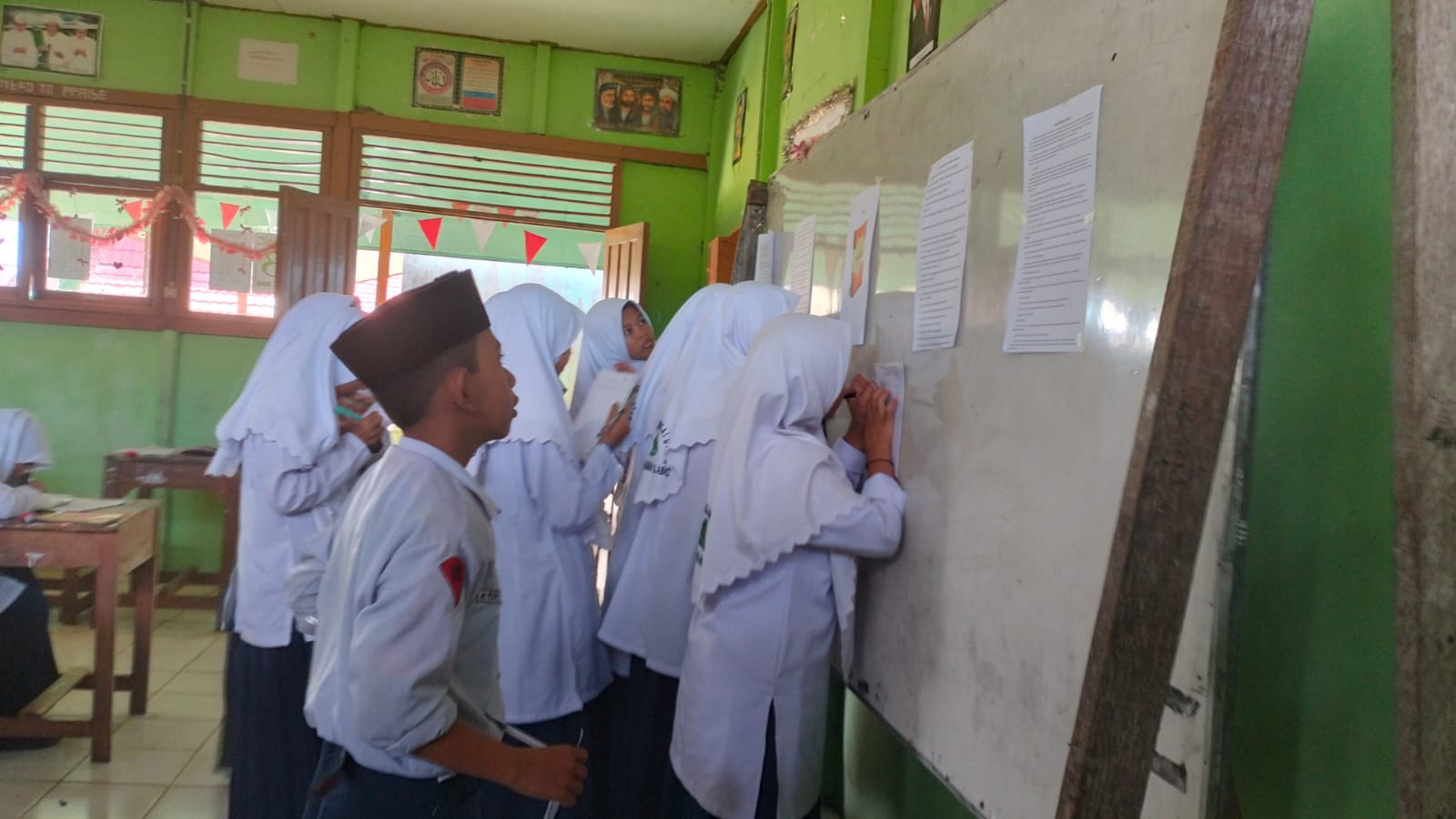 Menyenangkan, Siswa MTsN 1 HSU Bebas Pilih Soal Pada Penilaian Sumatif Menyenangkan, Siswa MTsN 1 HSU Bebas Pilih Soal Pada Penilaian Sumatif