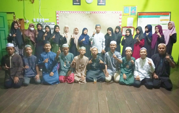 Perkuat Tali Silaturahmi di Bulan Ramadhan, OSIM MTsN 1 HSU Gelar Kegiatan Buka Puasa Bersama Perkuat Tali Silaturahmi di Bulan Ramadhan, OSIM MTsN 1 HSU Gelar Kegiatan Buka Puasa Bersama