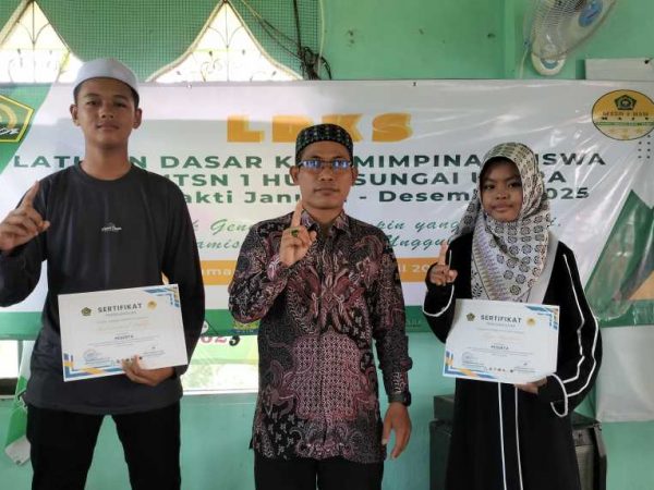 LDKS Pengurus OSIM MTsN 1 HSU Hari Ke-2, Wakamad Kesiswaan Beri Piagam Peserta Terbaik