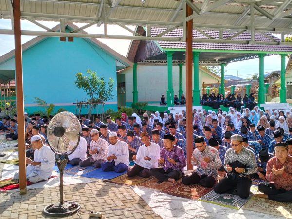 MTsN 1 HSU Gelar Acara Sholat Hajat dan Tasyakuran
