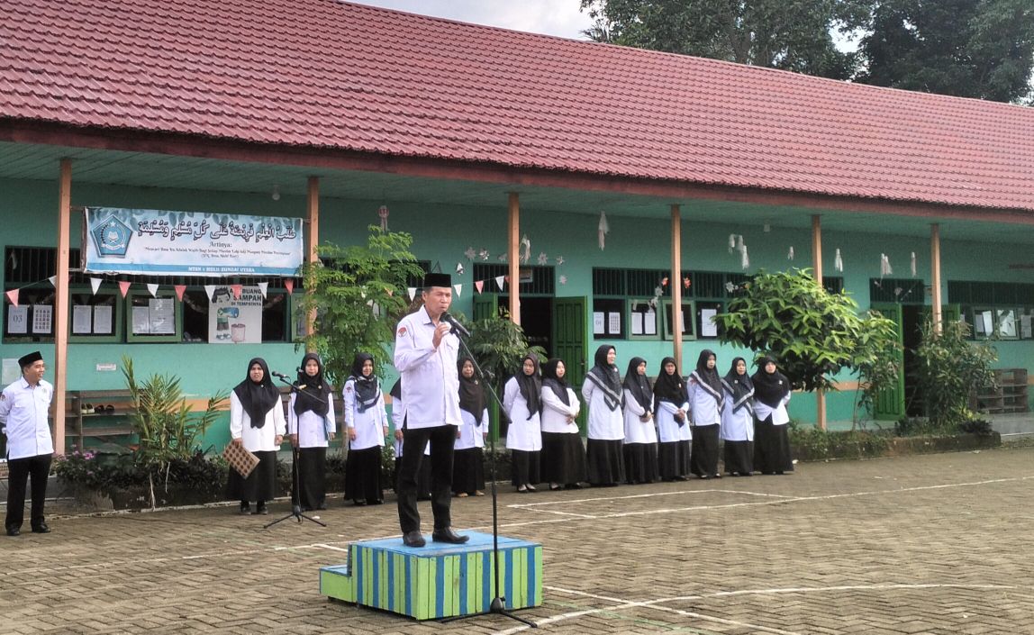 Ujian Madrasah MTsN 1 HSU Resmi Dibuka, Kamad Imbau Siswa Jujur dan Patuhi Tata Tertib Ujian Madrasah MTsN 1 HSU Resmi Dibuka, Kamad Imbau Siswa Jujur dan Patuhi Tata Tertib