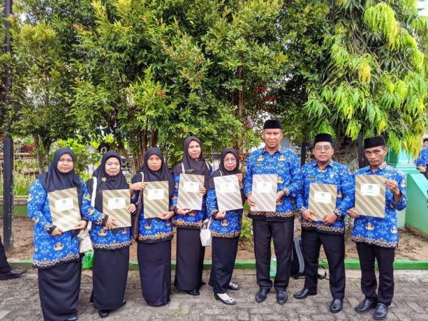 8 PTK MTsN 1 HSU Resmi Dilantik Sebagai Pegawai ASN P3K Kemenag Kabupaten HSU