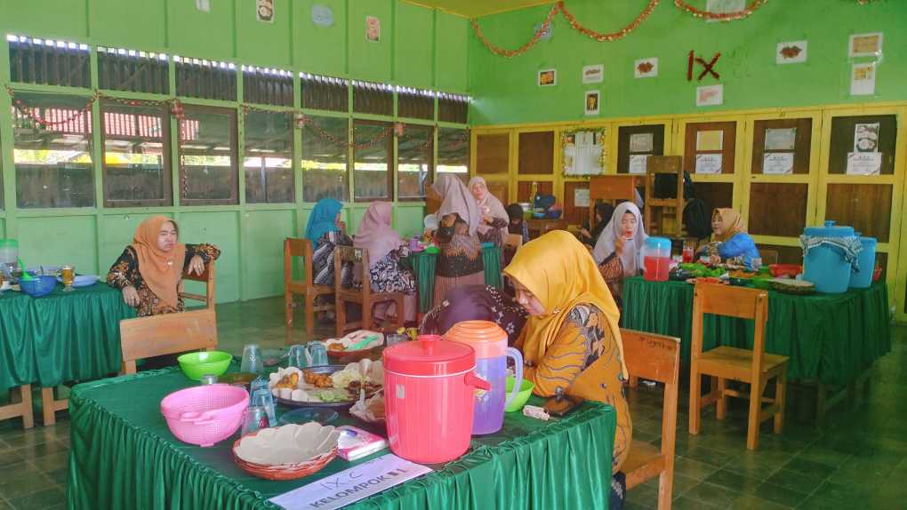Siswa Kelas IX MTsN 1 HSU Antusias Lakukan Ujian Praktik Memasak Kuliner Khas Banua Siswa Kelas IX MTsN 1 HSU Antusias Lakukan Ujian Praktik Memasak Kuliner Khas Banua