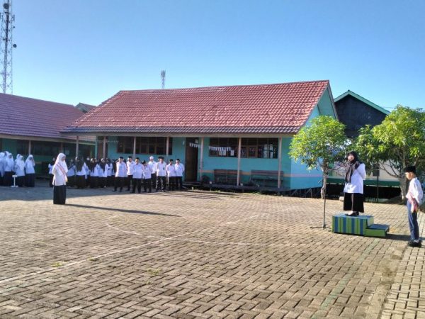 Siswa MTsN 1 HSU Diajak Asah Keterampilan Akademik dan Non-akademik untuk Masa Depan