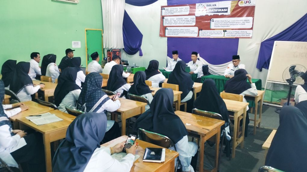 MTsN 1 HSU Gelar Sosialisasi Tolak Gratifikasi MTsN 1 HSU Gelar Sosialisasi Tolak Gratifikasi