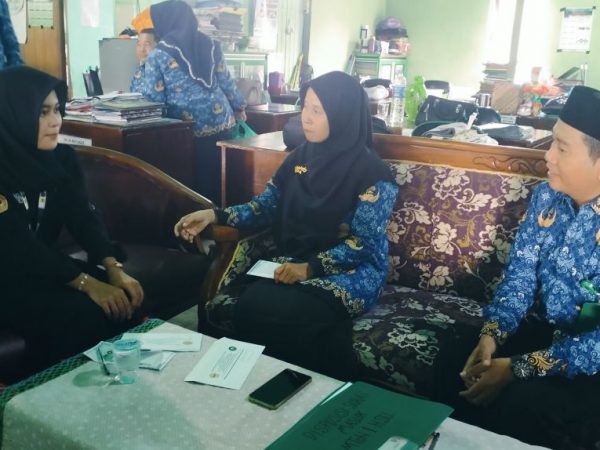 Panitia MotoGPE HIMAPSIKA FKIP ULM Banjarbaru Undang MTsN 1 HSU Ikut Lomba Physton