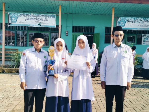 Siswi MTsN 1 HSU Raih Juara III Lomba Video Anti Narkoba "Pemuda Bergerak, Indonesia Bersinar"