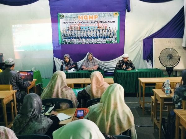 Kamad MTsN 1 HSU Dorong Keseragaman Kurikulum Merdeka Lewat MGMP MTsN 1 HSU