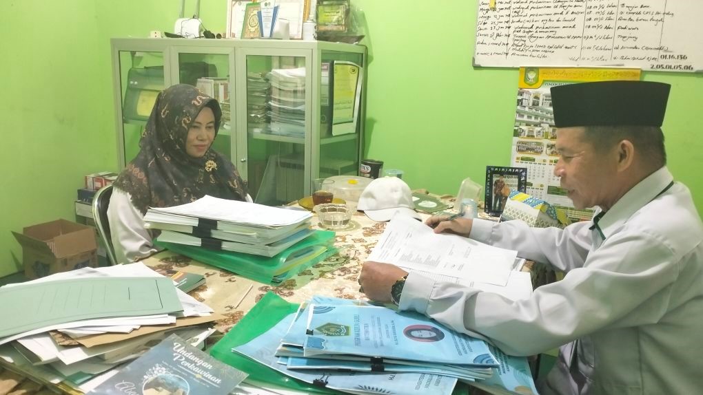 MTsN 1 HSU Gelar Supervisi Administrasi Perangkat Pembelajaran Guru Mata Pelajaran