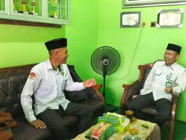 MTsN 1 HSU Terima Monev Dana BOS dari Pokjawas KanKemenag HSU MTsN 1 HSU Terima Monev Dana BOS dari Pokjawas KanKemenag HSU