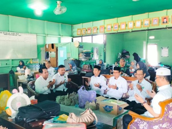 Delapan Guru MTsN 1 Hulu Sungai Utara Sukses Lulus PPPK, Gelar Syukuran Sederhana Penuh Syukur Delapan Guru MTsN 1 Hulu Sungai Utara Sukses Lulus PPPK, Gelar Syukuran Sederhana Penuh Syukur