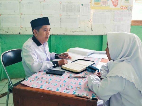 Guru Tahfidz MTsN 1 HSU Ungkap Siswa Kelas VII Berprogres Cepat dalam Hafalan Al-Quran Guru Tahfidz MTsN 1 HSU Ungkap Siswa Kelas VII Berprogres Cepat dalam Hafalan Al-Quran