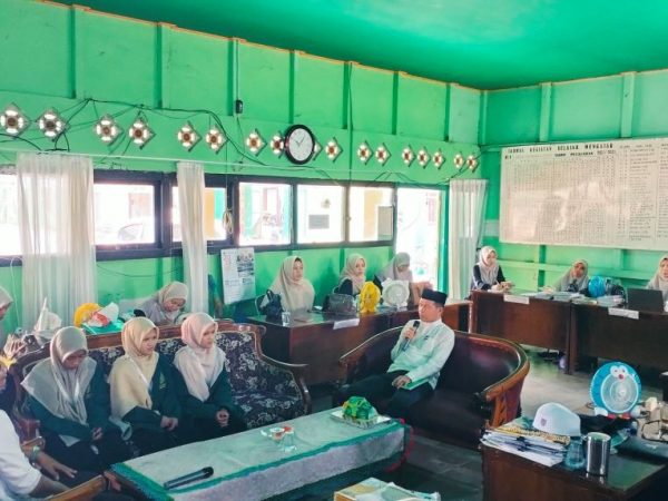 MTsN 1 HSU Gelar Rapat Dinas Bahas Kurikulum Cinta dan Persiapan HAB Kemenag MTsN 1 HSU Gelar Rapat Dinas Bahas Kurikulum Cinta dan Persiapan HAB Kemenag