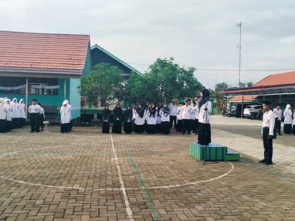 MTsN 1 HSU Gelar Upacara Bendera, Pembina Sampaikan Amanat Inspiratif tentang Tradisi Kepulauan Solomon MTsN 1 HSU Gelar Upacara Bendera, Pembina Sampaikan Amanat Inspiratif tentang Tradisi Kepulauan Solomon