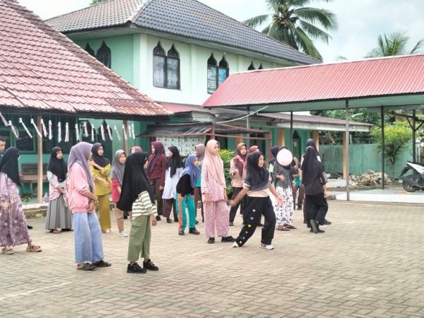 MTsN 1 HSU Aktifkan Latihan Rutin Voli, Jaring Bibit Unggul MTsN 1 HSU Aktifkan Latihan Rutin Voli, Jaring Bibit Unggul
