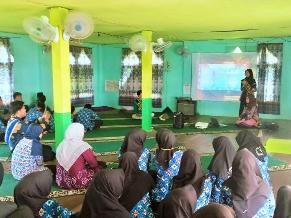 MTsN 1 HSU Terima Sosialisasi HSU Ceria dari Duta GenRe: Inspirasi dari Alumni MTsN 1 HSU Terima Sosialisasi HSU Ceria dari Duta GenRe: Inspirasi dari Alumni