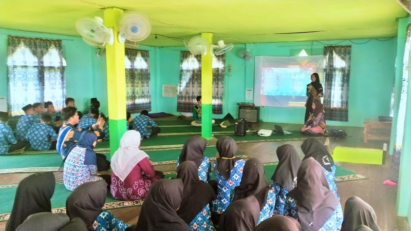 MTsN 1 HSU Terima Sosialisasi HSU Ceria dari Duta GenRe: Inspirasi dari Alumni