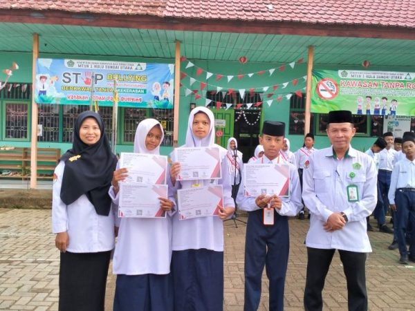 MTsN 1 HSU Apresiasi Siswa Berprestasi di Independence Science Olympiad 2025 MTsN 1 HSU Apresiasi Siswa Berprestasi di Independence Science Olympiad 2025