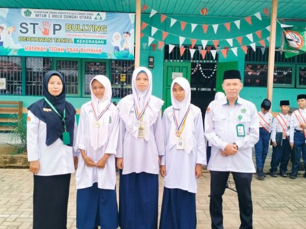 MTsN 1 HSU Berikan Apresiasi Kepada Peraih Medali KSN