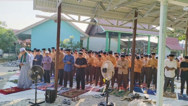 MTsN 1 HSU Awali Oktober dengan Jumat Taqwa, Perkuat Ukhuwah Islamiyah Warga Madrasah MTsN 1 HSU Awali Oktober dengan Jumat Taqwa, Perkuat Ukhuwah Islamiyah Warga Madrasah