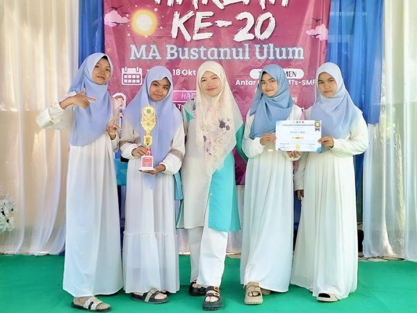 MTsN 1 HSU Raih Juara Pertama Lomba Nasyid Islami Harlah MA Bustanul Ulum ke-20 MTsN 1 HSU Raih Juara Pertama Lomba Nasyid Islami Harlah MA Bustanul Ulum ke-20