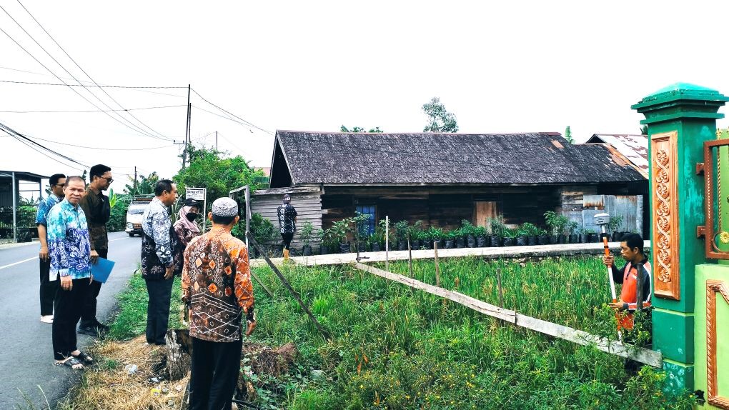BPN Kab. HSU Lakukan Pengukuran Tanah Hibah MTsN 1 HSU untuk Pengurusan Sertifikat BPN Kab. HSU Lakukan Pengukuran Tanah Hibah MTsN 1 HSU untuk Pengurusan Sertifikat