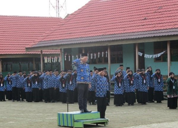 MTsN 1 HSU Gelar Upacara Peringatan Hari Kesaktian Pancasila 2025 MTsN 1 HSU Gelar Upacara Peringatan Hari Kesaktian Pancasila 2025