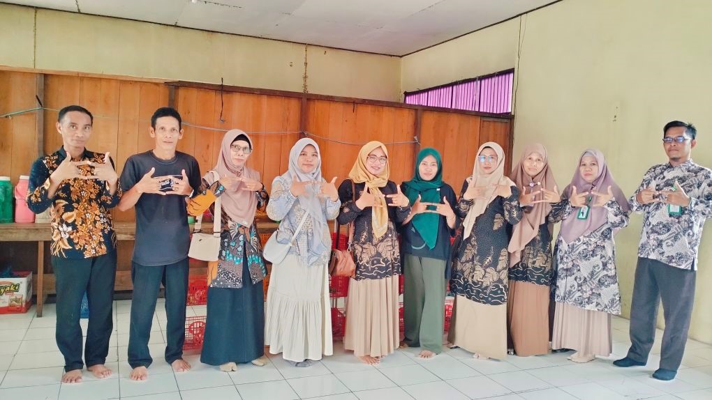 Tim Verifikasi Produk Halal Kunjungi Kantin MTsN 1 HSU