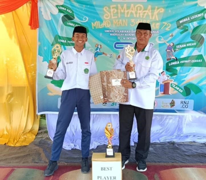 Tim MTsN 1 HSU Terima 3 Trofi di Perayaan Milad MAN 3 HSS