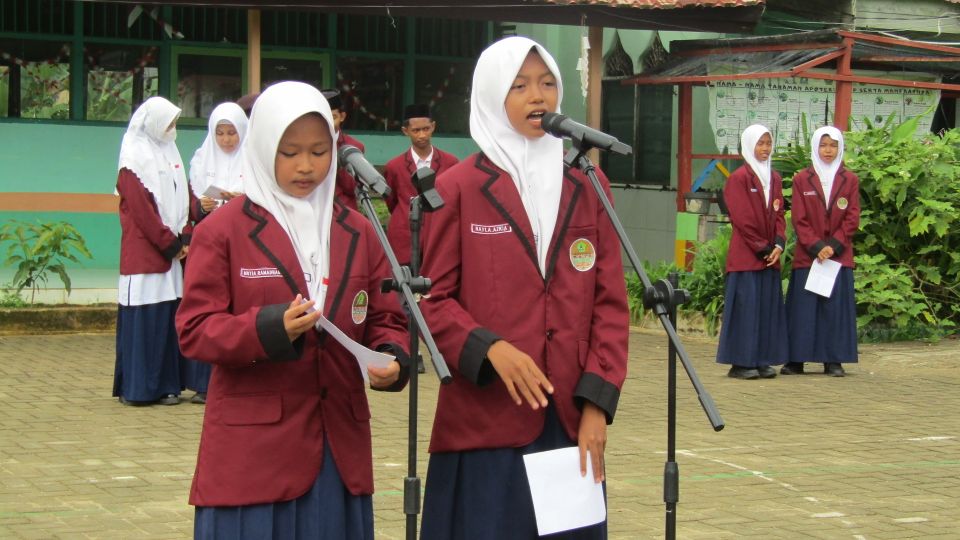 Enam Paslon Ketua OSIM MTsN 1 HSU Sampaikan Visi Misi di Hadapan Warga Madrasah Enam Paslon Ketua OSIM MTsN 1 HSU Sampaikan Visi Misi di Hadapan Warga Madrasah