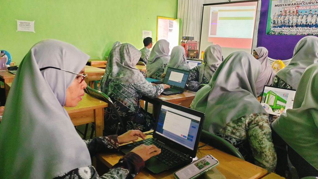 MTsN 1 HSU Gelar Bimbingan Pengisian Nilai Rapor P5PPRA untuk Wali Kelas