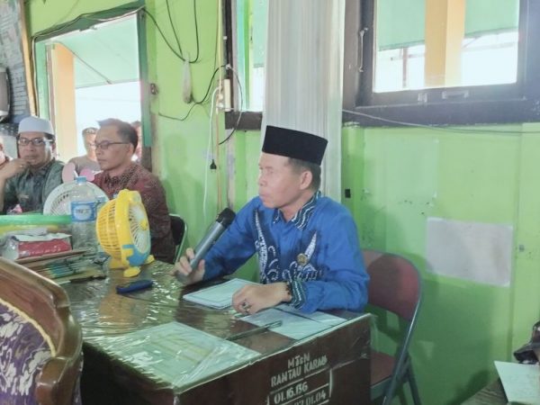MTsN 1 HSU Gelar Rapat Dinas Revisi Visi dan Misi Madrasah MTsN 1 HSU Gelar Rapat Dinas Revisi Visi dan Misi Madrasah