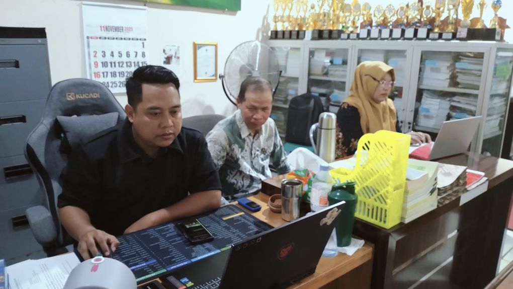MTsN 1 HSU Lakukan Pengisian EDM di ERKAM untuk Peningkatan Layanan Pendidikan