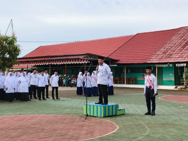 Pembina Upacara Ajak Warga Madrasah Sambut Ramadhan dengan Persiapan Spiritual