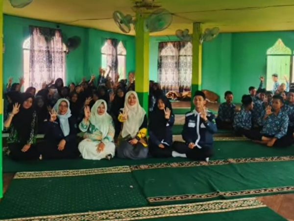 Siswa Kelas IX MTsN 1 HSU Terima Sosialisasi PMBM dari MAN 4 HSU