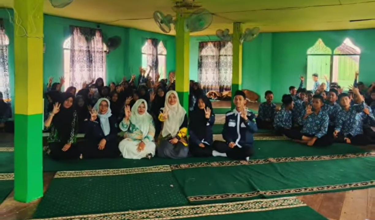 Siswa Kelas IX MTsN 1 HSU Terima Sosialisasi PMBM dari MAN 4 HSU