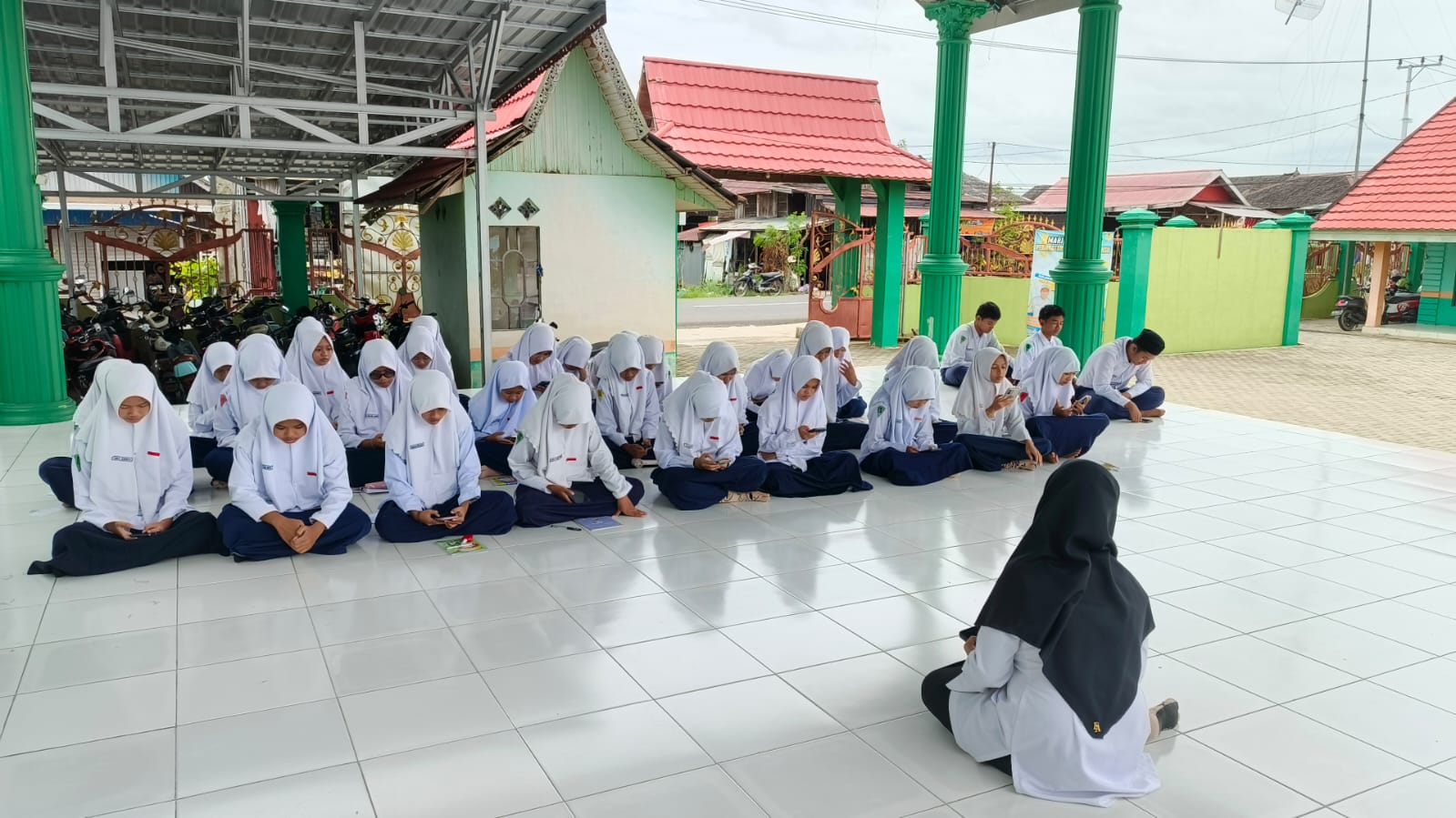 60 Siswa MTsN 1 HSU Berlaga di Kalsel Science Competition, 28 Medali Berhasil Diraih