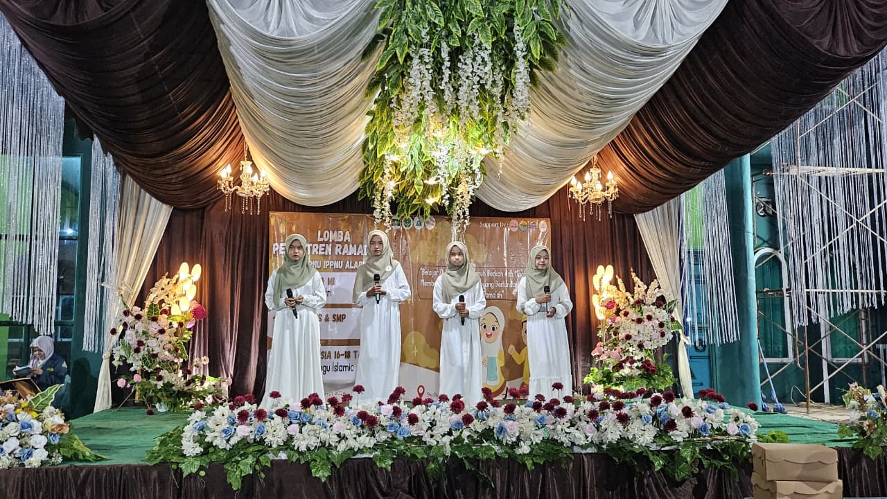 Tim Nasyid MTsN 1 HSU Tampil Percaya Diri di Lomba Nasyid Pesantren Ramadhan PC IPNU IPPNU Alabio