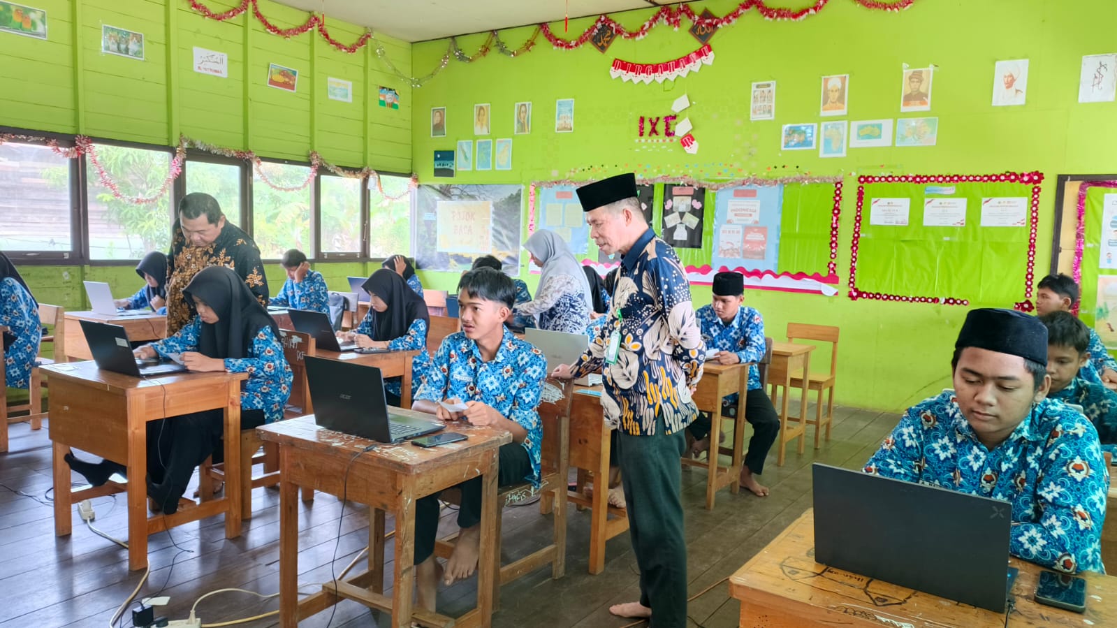 MTsN 1 HSU Sukses Gelar Simulasi TKA, Kamad Seru Siswa Berikan Yang Terbaik.