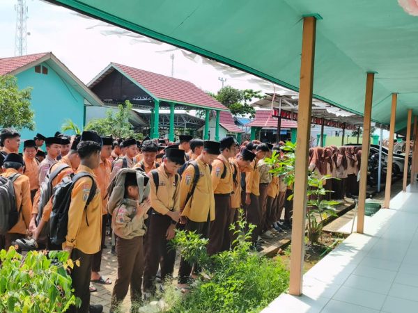 MTsN 1 HSU Tutup Pembelajaran Ramadhan, Kamad Minta Siswa Tetap Semangat Belajar dan Perbanyak Hafalan di Rumah