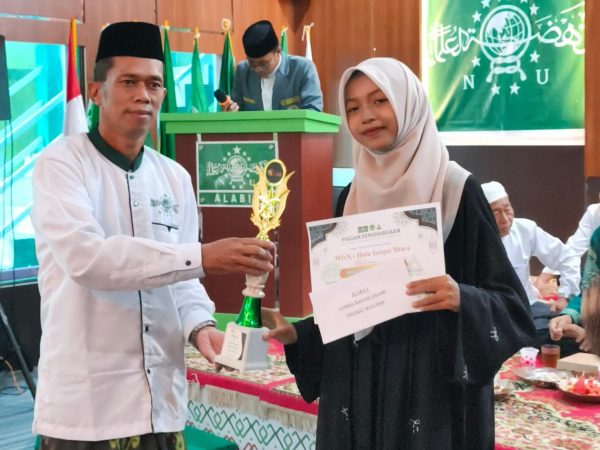 MTsN 1 HSU Sabet Juara Pertama Lomba Nasyid PC IPNU-IPPNU Alabio Tingkat SMP/MTs