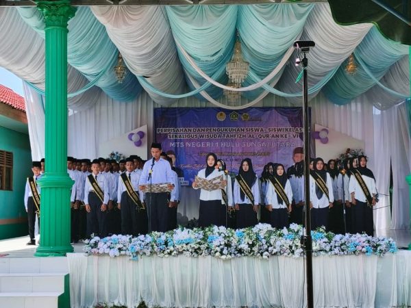 Haru dan Meriah, MTsN 1 HSU Gelar Perpisahan, Pengukuhan, dan Wisuda Tahfizh ke-VI Tahun Pelajaran 2025/2026