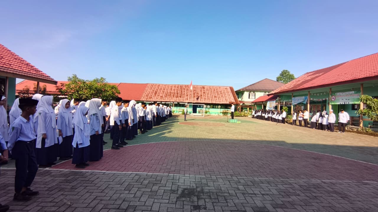 MTsN 1 HSU Gelar Apel Pembukaan Ujian Madrasah Tahun Pelajaran 2025/2026, Siswa Diminta Bersungguh-sungguh