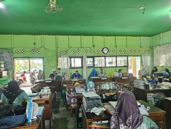 MTsN 1 HSU Gelar Rapat Akhir Persiapan Perpisahan dan Pengukuhan Siswa Kelas IX