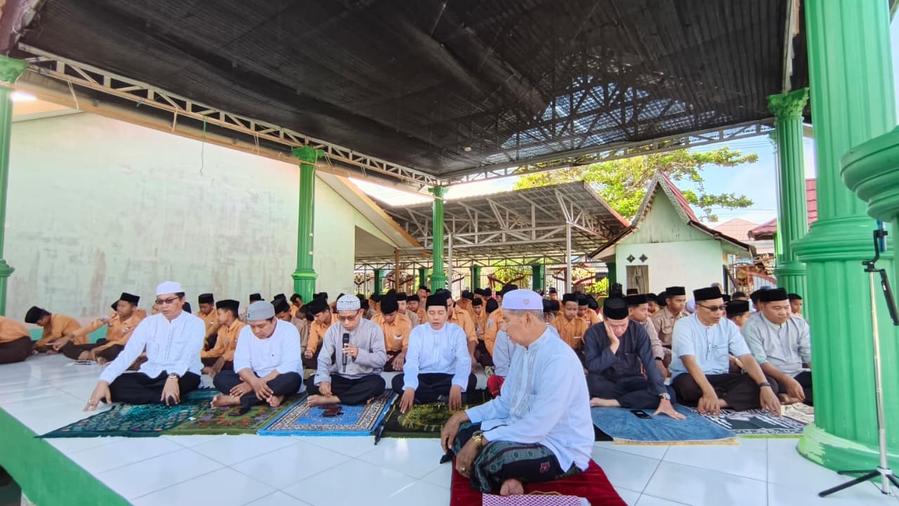 MTsN 1 HSU Gelar Jumat Taqwa Edisi 8 Mei 2026, Kamad Tekankan Kedisiplinan bagi Siswa Pasca Ujian Madrasah MTsN 1 HSU Gelar Jumat Taqwa Edisi 8 Mei 2026, Kamad Tekankan Kedisiplinan bagi Siswa Pasca Ujian Madrasah