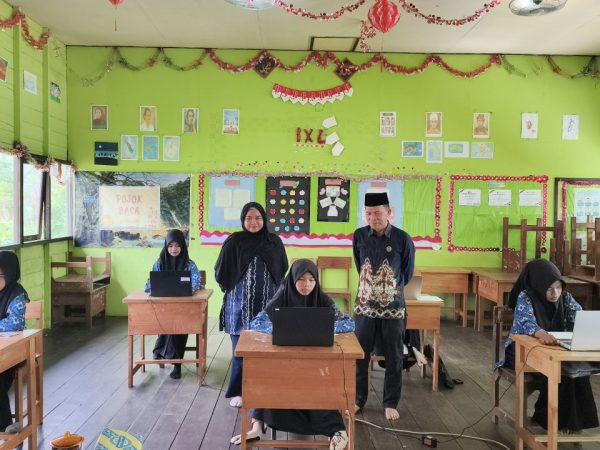 MTsN 1 HSU Gelar OSN-K SMP 2026, Kamad Hadir Langsung Beri Semangat Peserta MTsN 1 HSU Gelar OSN-K SMP 2026, Kamad Hadir Langsung Beri Semangat Peserta