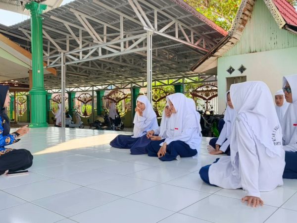 Guru MTsN 1 HSU Bina 15 Siswa Hadapi Geladi OSN-K SMP