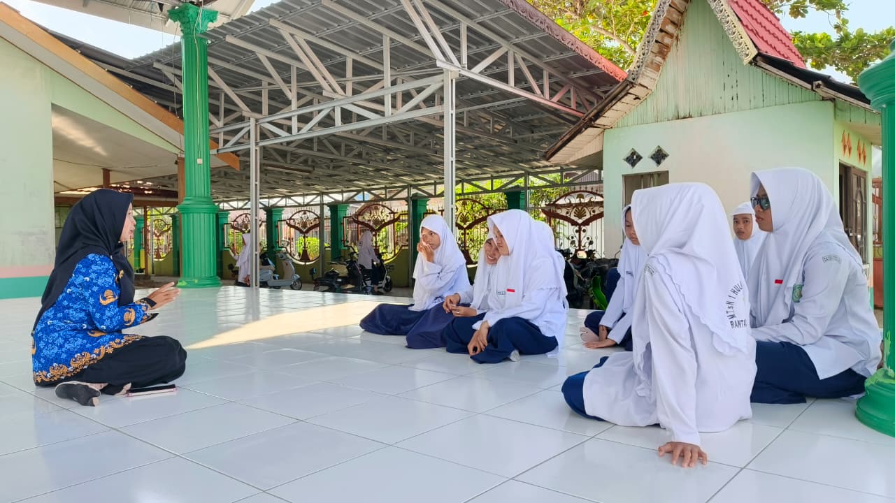 Guru MTsN 1 HSU Bina 15 Siswa Hadapi Geladi OSN-K SMP